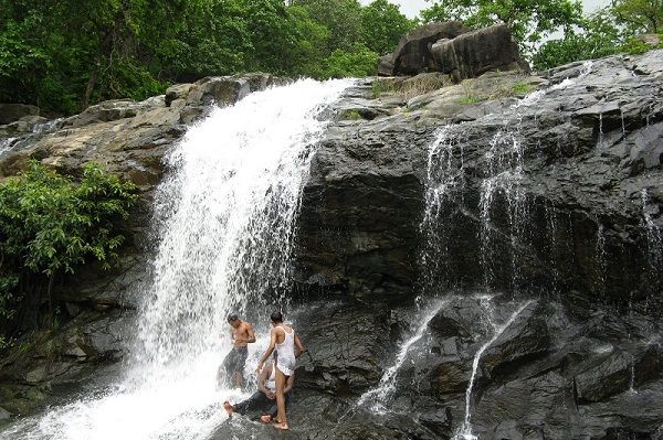 Best Waterfalls Near Mumbai-Palusa falls