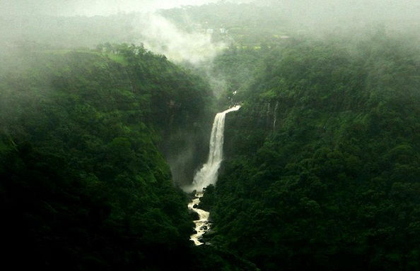 Best Waterfalls Near Mumbai-Dhobi Falls