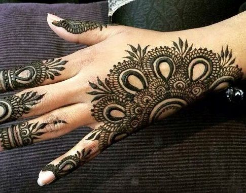 Modern Type Single Line Mehndi Design