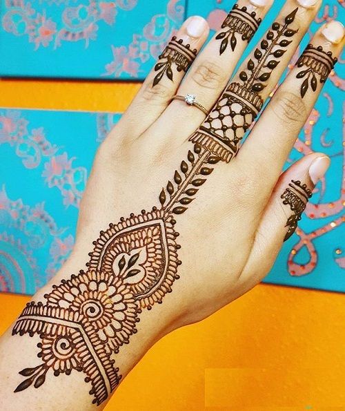 Easy Single Line Mehndi Design