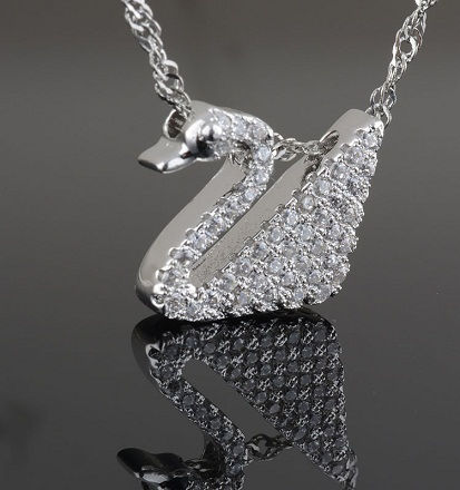 diamond-lockets-diamond-swan-locket