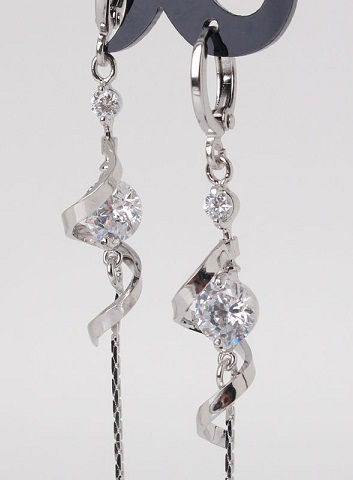 Dizaineris dangle earrings