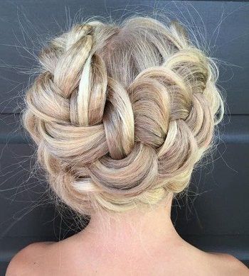 gyönyörű Updo Hairstyles 18