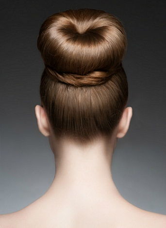 Elegantno Bun Hairstyle