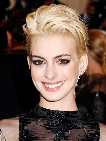 Anne Hathaway Pixie Haircut