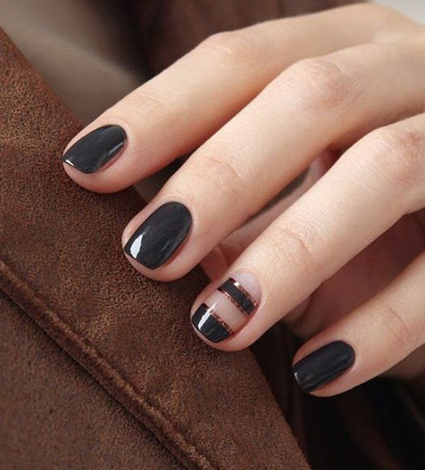 Nagylelkű black with metal nail art