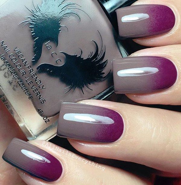 Szürke and purple gradient nail art