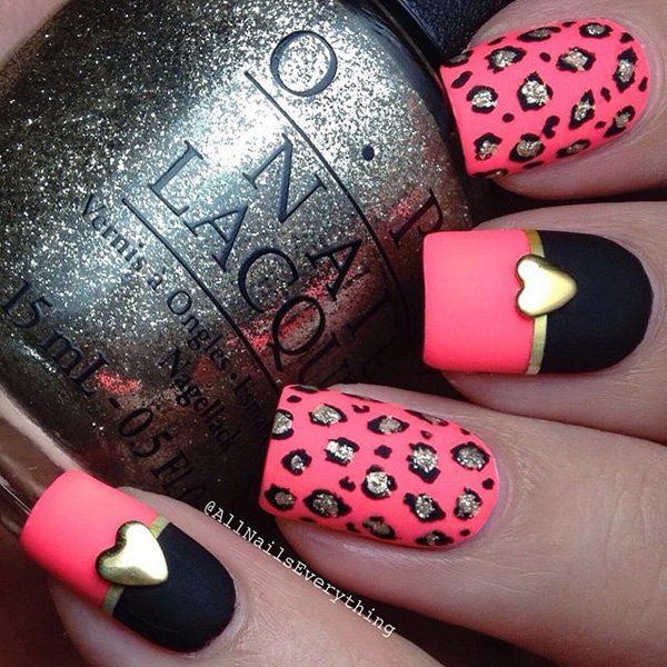 Rózsaszín and black with leopard nail