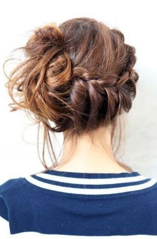 messy bun hairstyles