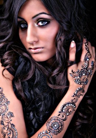 Bisha Mistry's mehndi designs6