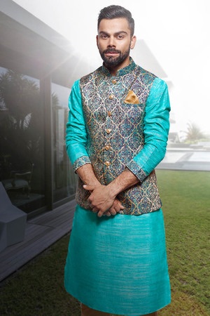 Trend Setting Textured Kurta