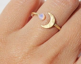 Unikalus Moon opal Ring