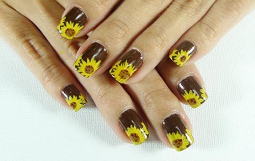 Tradicionalno Sunflower Nail Art