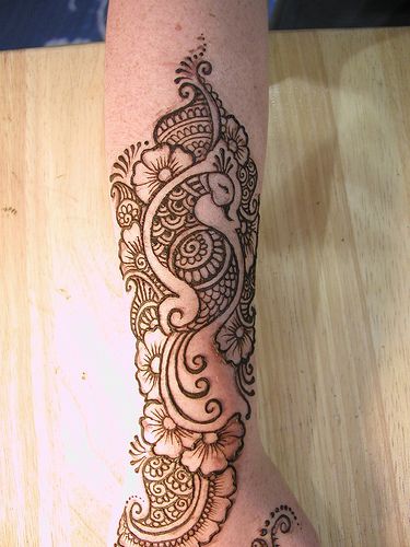 Peacock Style Mehendi For Monsoon