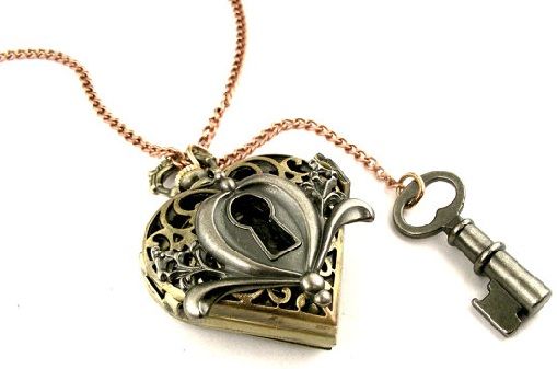 lock-and-key-heart-locket