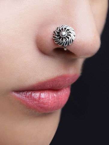 Designer Silver Stud Nose Pin