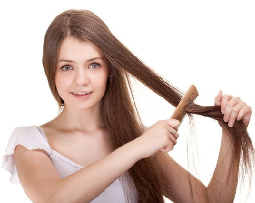 How to Straighten Your Hair - Comb Out The Tangles