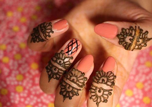 Semi Circular Loops Henna Design