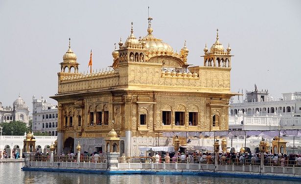 Harmandir-sahib_tourist-locuri-in-auriu-templu Amritsar-