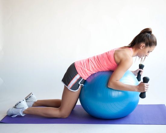 Bicepsz Preacher Curl on Swiss Ball