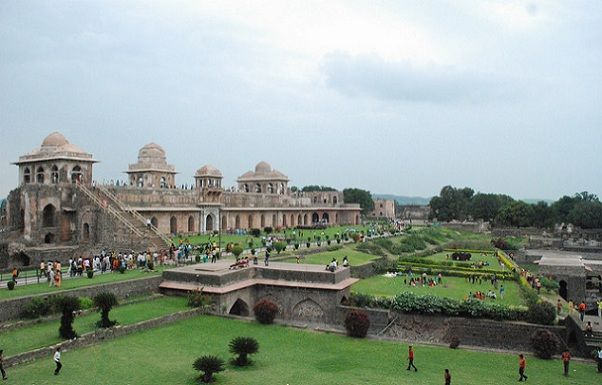 medaus mėnuo places in madhya pradesh